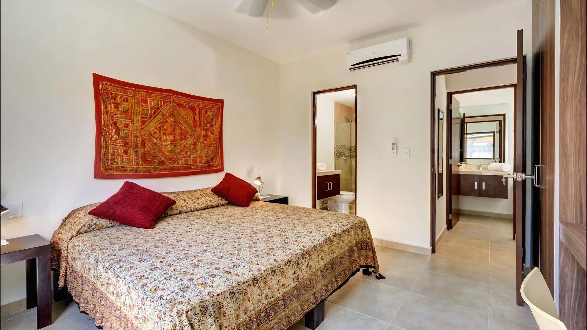 Ana'S Village Tulum 0*,